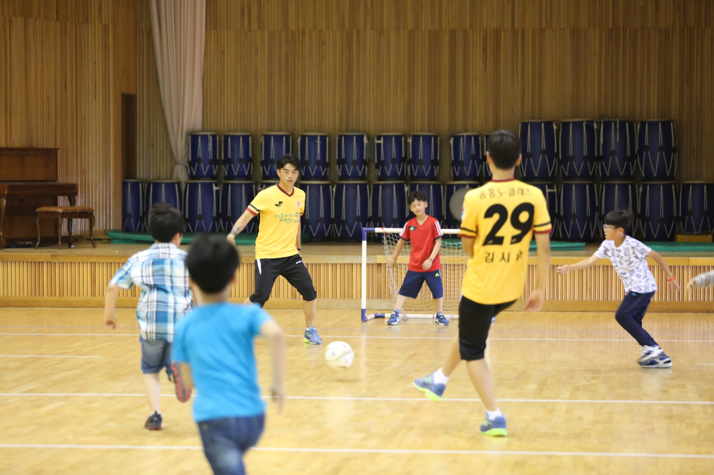 jpg_160526 희망축구교실(염주초등학교)-64.jpg