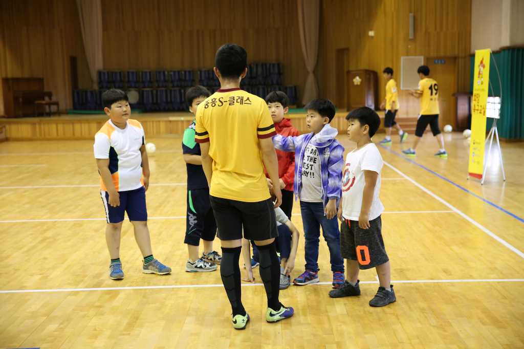 jpg_160526 희망축구교실(염주초등학교)-27.jpg