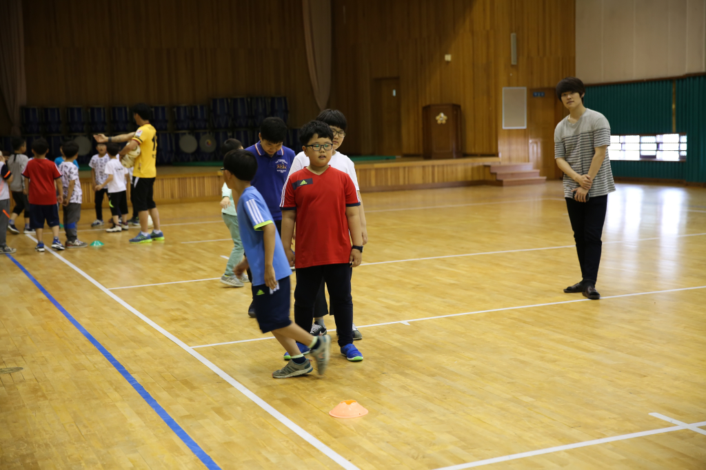 jpg_160526 희망축구교실(염주초등학교)-13.jpg