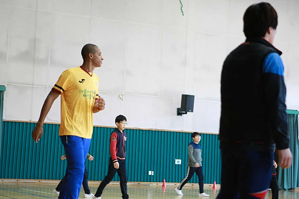 160317 희망축구교실 74회(금호초등학교)-42.jpg