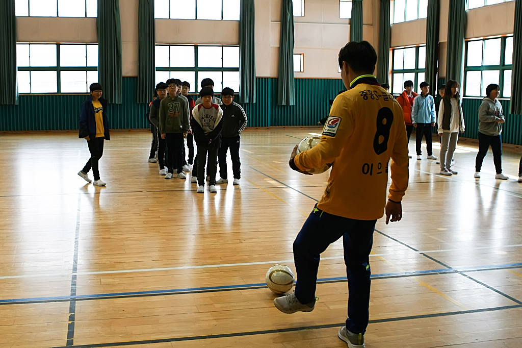 160317 희망축구교실 74회(금호초등학교)-12.jpg