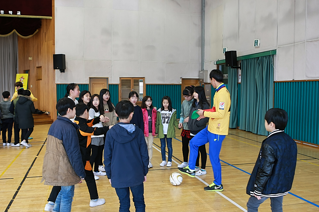 160317 희망축구교실 74회(금호초등학교)-07.jpg