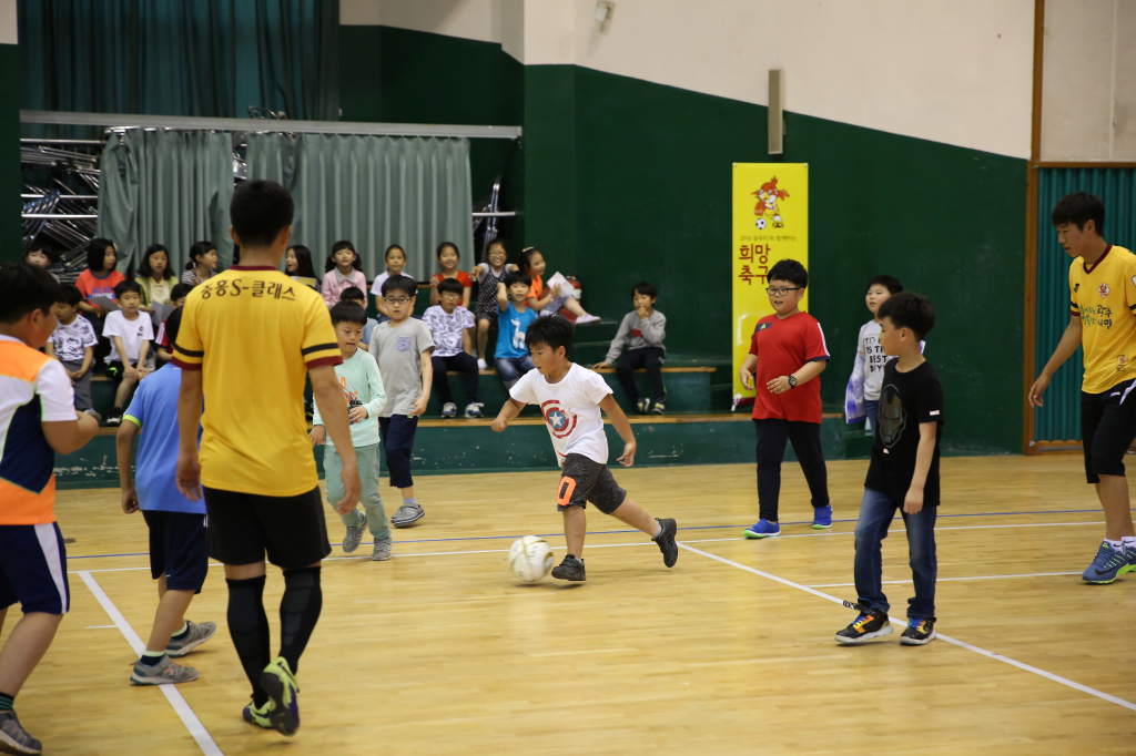 jpg_160526 희망축구교실(염주초등학교)-46.jpg