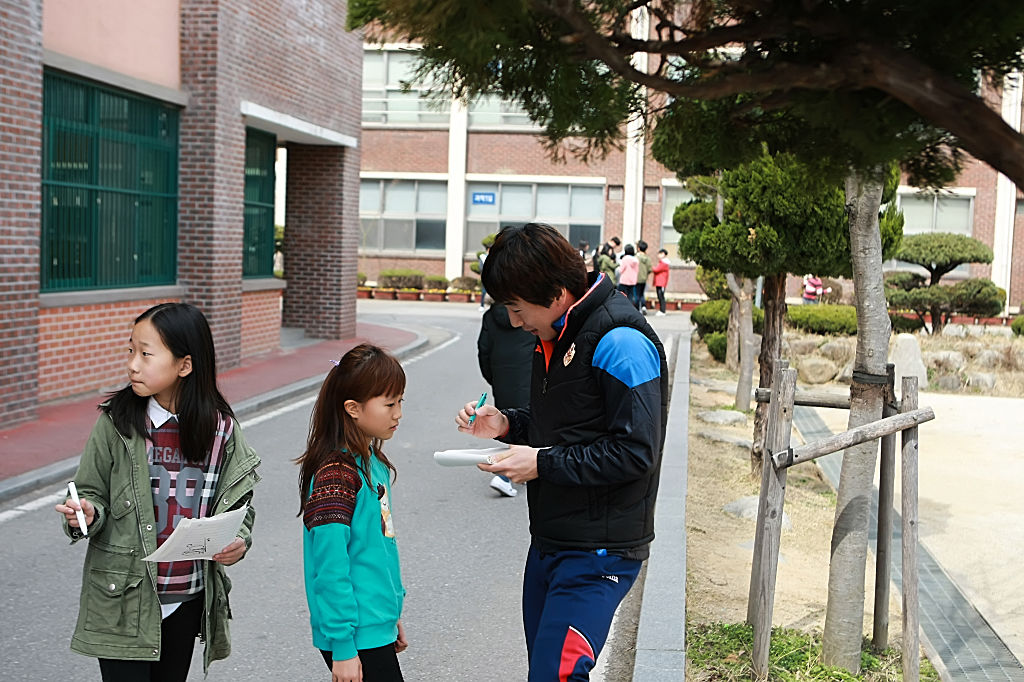 160317 희망축구교실 74회(금호초등학교)-85.jpg