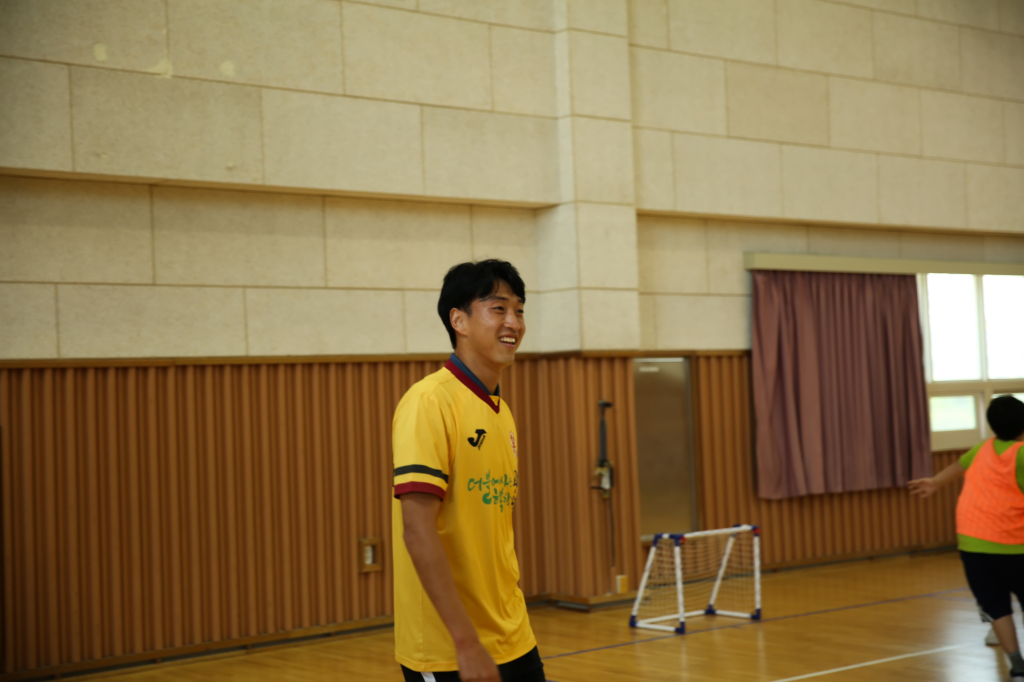 jpg_150602 희망축구교실(신용초등학교)58.jpg