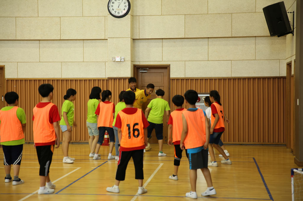 jpg_150602 희망축구교실(신용초등학교)83.jpg