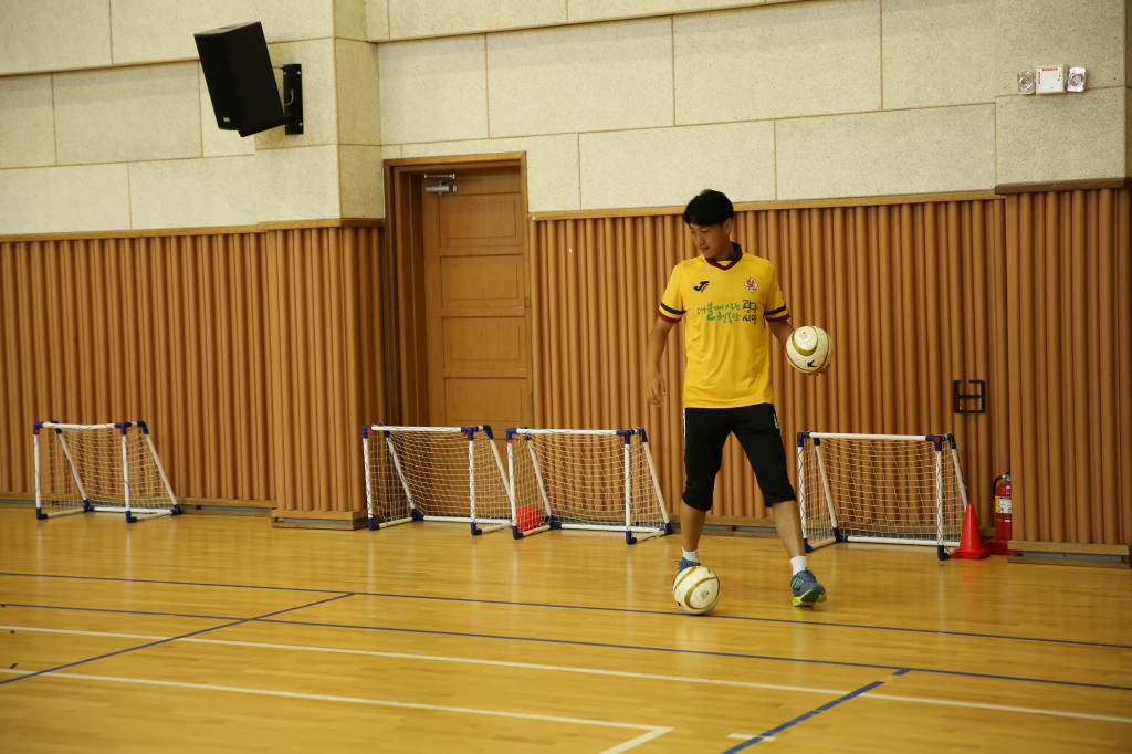 jpg_150602 희망축구교실(신용초등학교)22.jpg