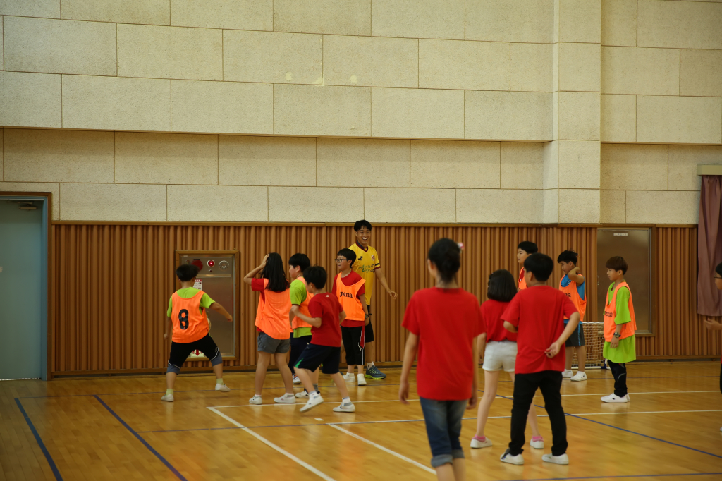 jpg_150602 희망축구교실(신용초등학교)66.jpg