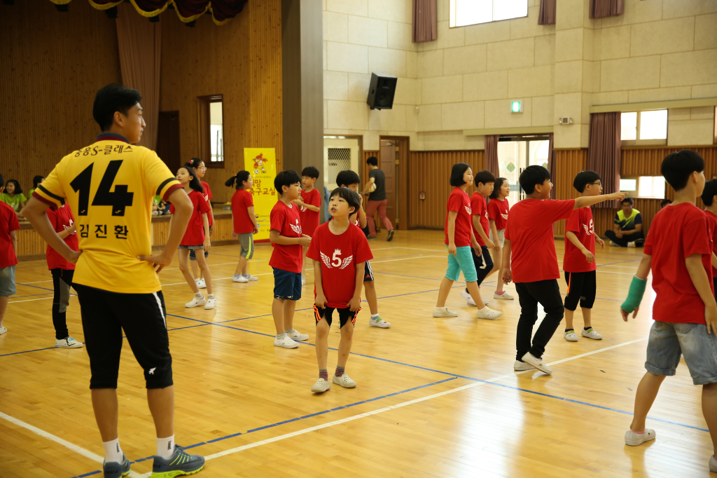 jpg_150602 희망축구교실(신용초등학교)38.jpg