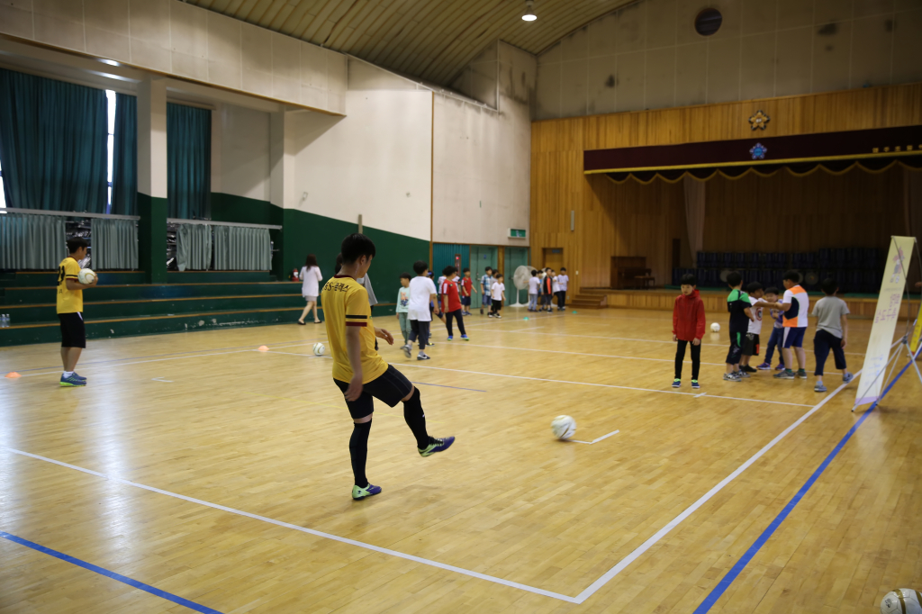 jpg_160526 희망축구교실(염주초등학교)-26.jpg