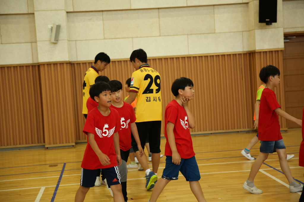 jpg_150602 희망축구교실(신용초등학교)70.jpg