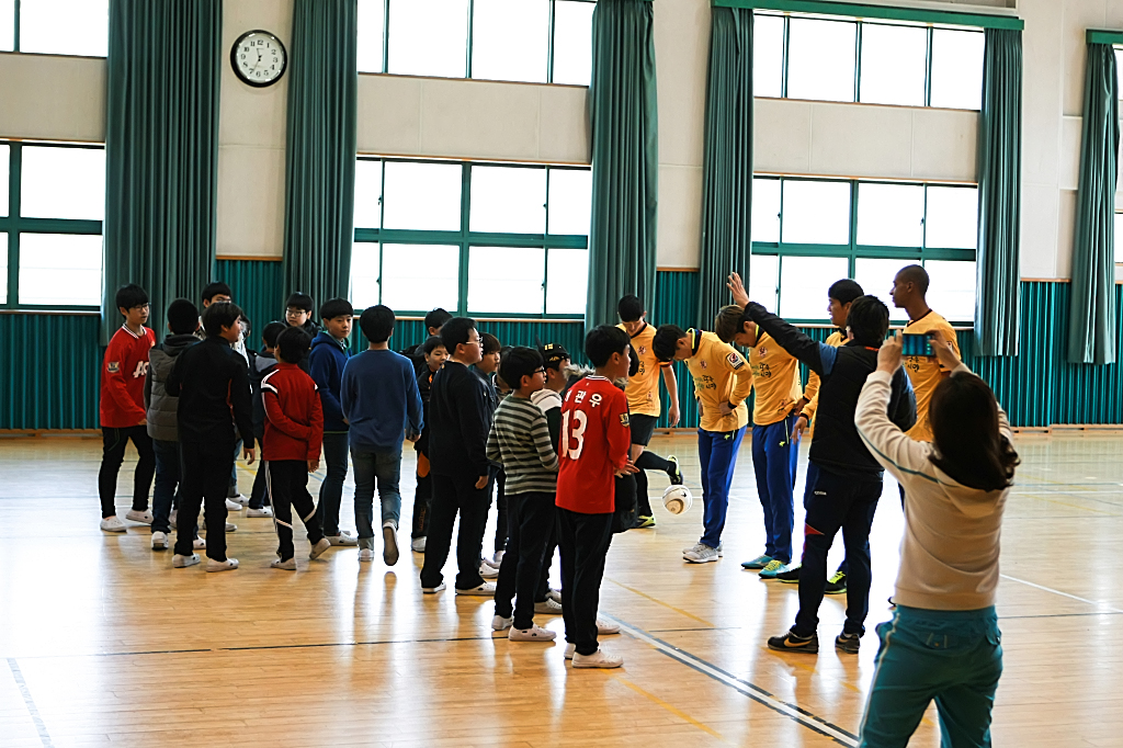 160317 희망축구교실 74회(금호초등학교)-36.jpg