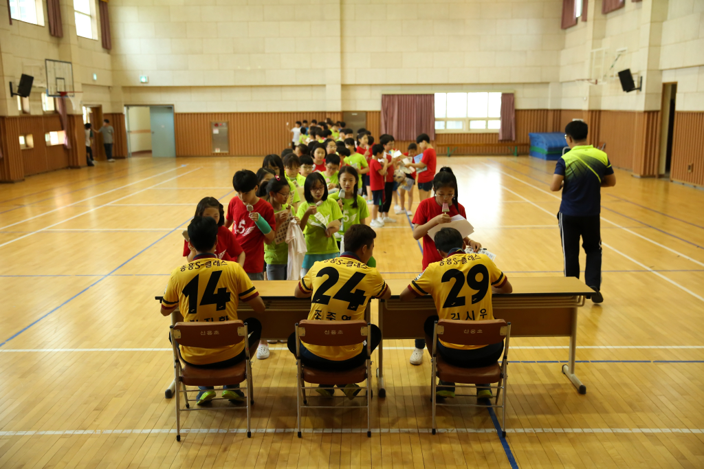 jpg_150602 희망축구교실(신용초등학교)105.jpg