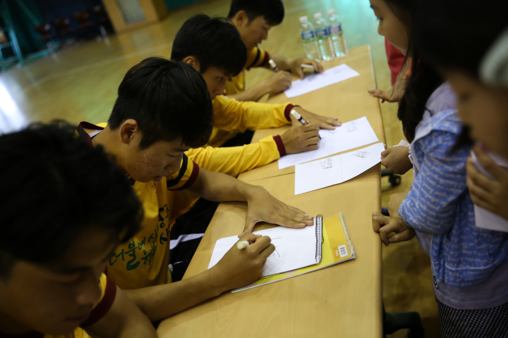 jpg_160526 희망축구교실(염주초등학교)-79.jpg