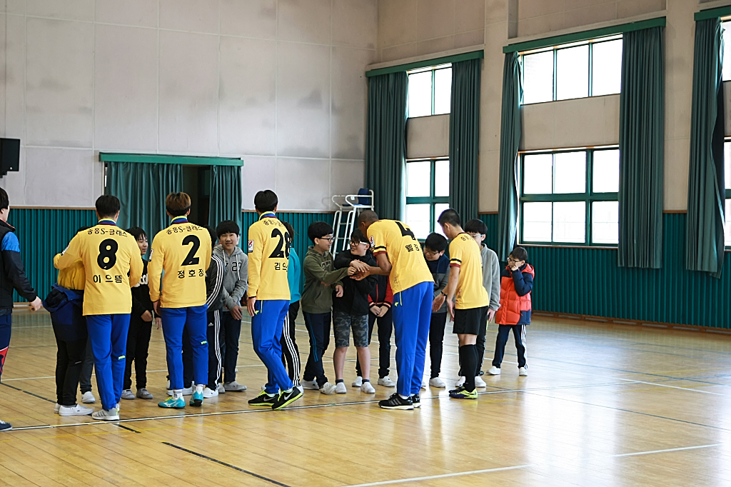 160317 희망축구교실 74회(금호초등학교)-37.jpg