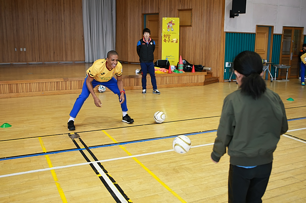 160317 희망축구교실 74회(금호초등학교)-22.jpg