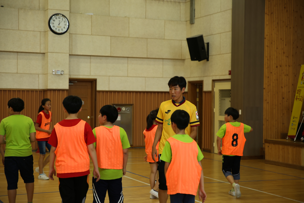 jpg_150602 희망축구교실(신용초등학교)84.jpg