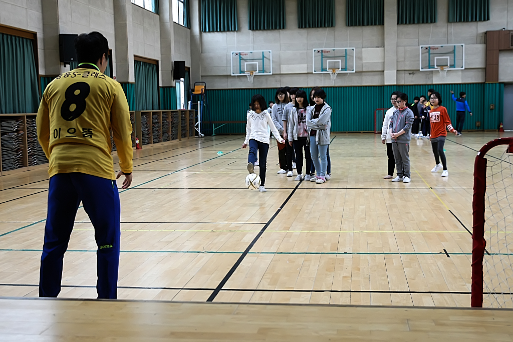 160428 희망축구교실(봉주초등학교)-10.jpg