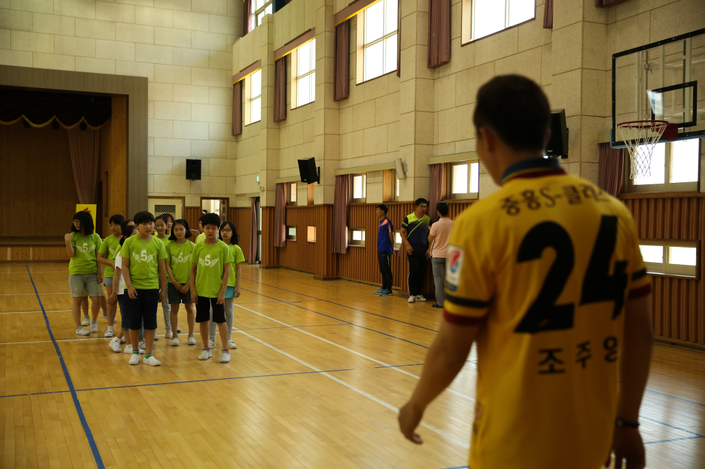 jpg_150602 희망축구교실(신용초등학교)15.jpg