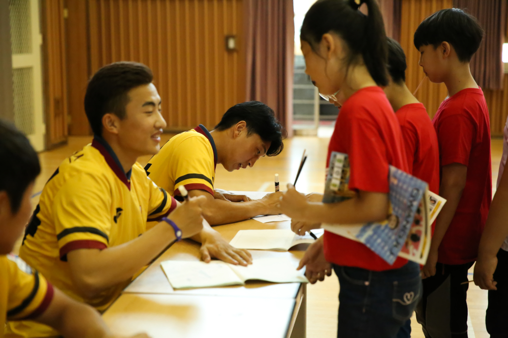 jpg_150602 희망축구교실(신용초등학교)115.jpg