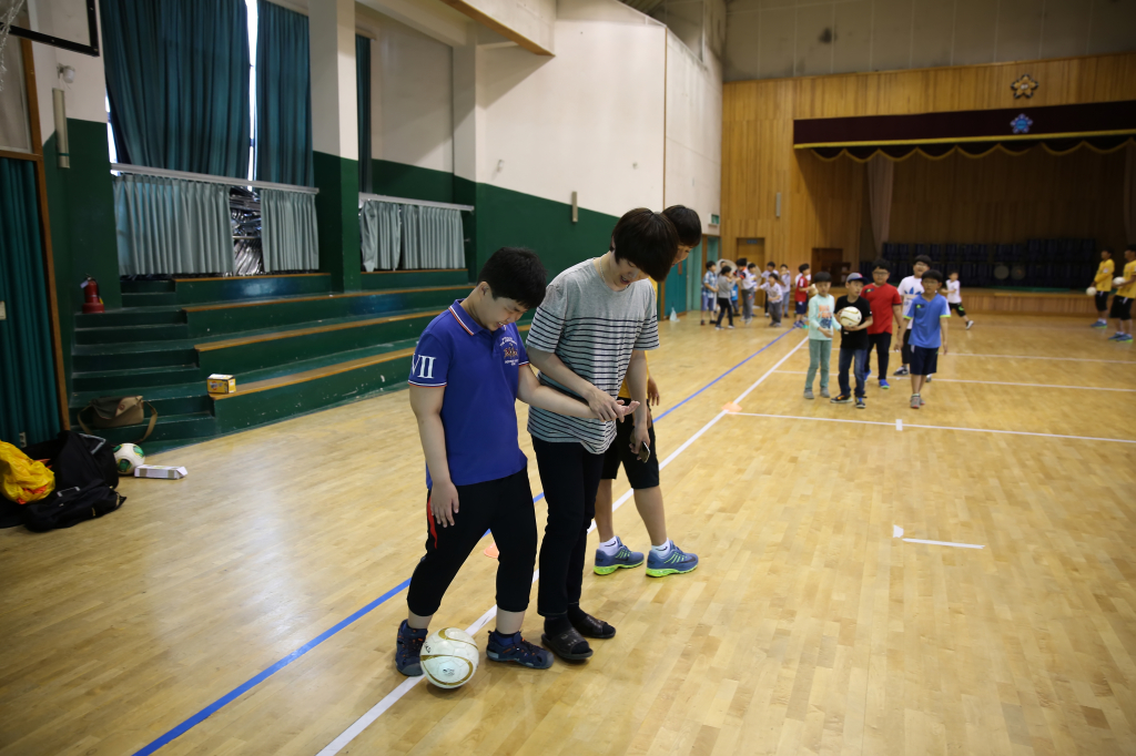 jpg_160526 희망축구교실(염주초등학교)-23.jpg