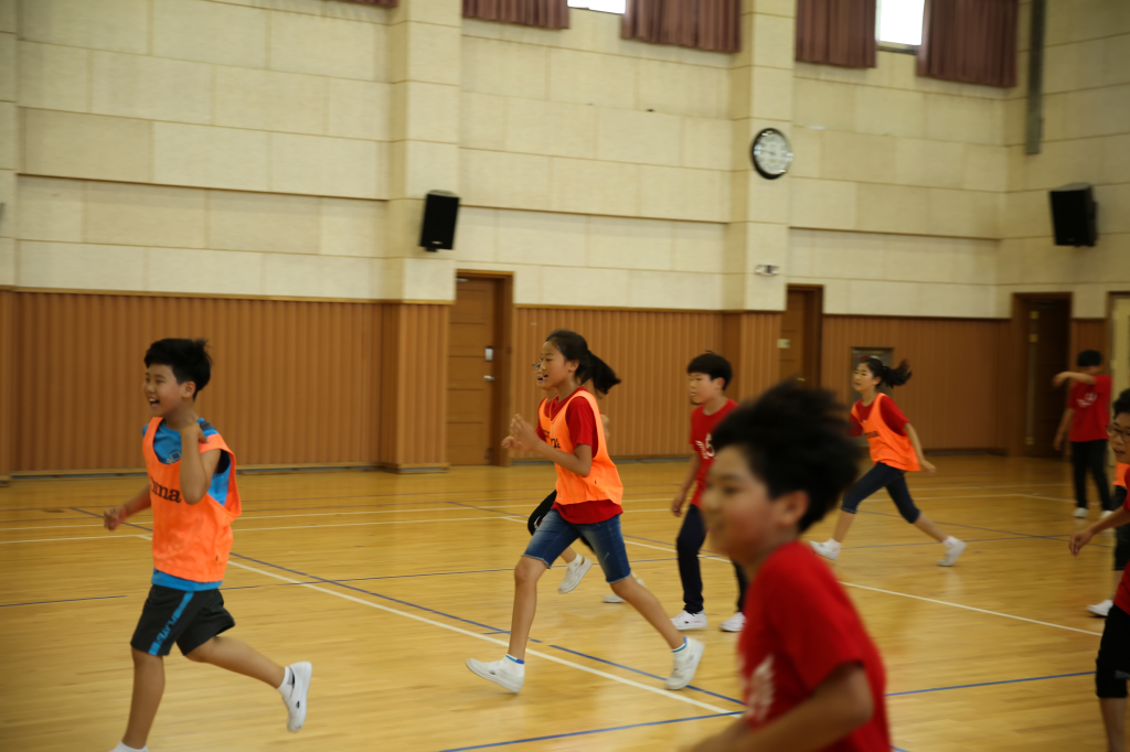 jpg_150602 희망축구교실(신용초등학교)56.jpg