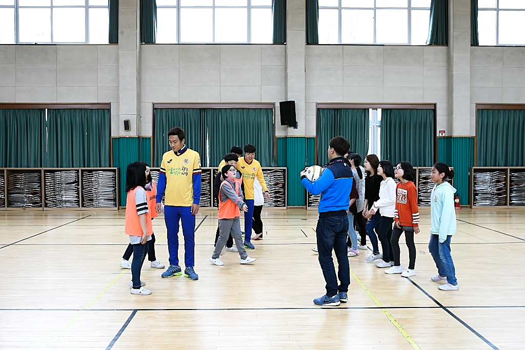 160428 희망축구교실(봉주초등학교)-27.jpg